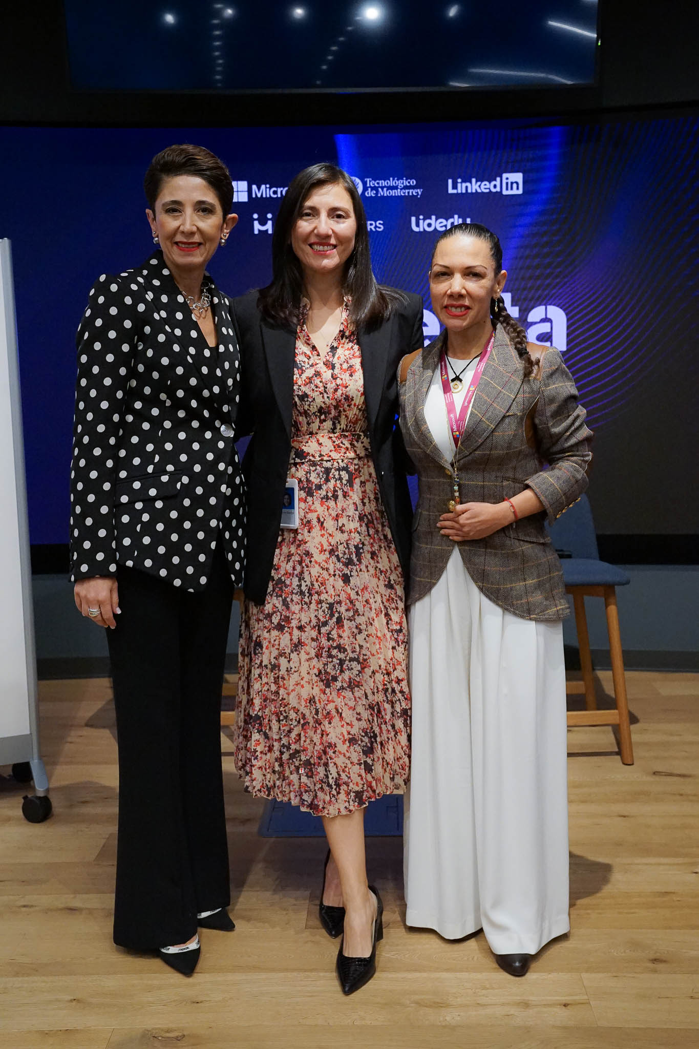 Alexandra Solano e invitadas