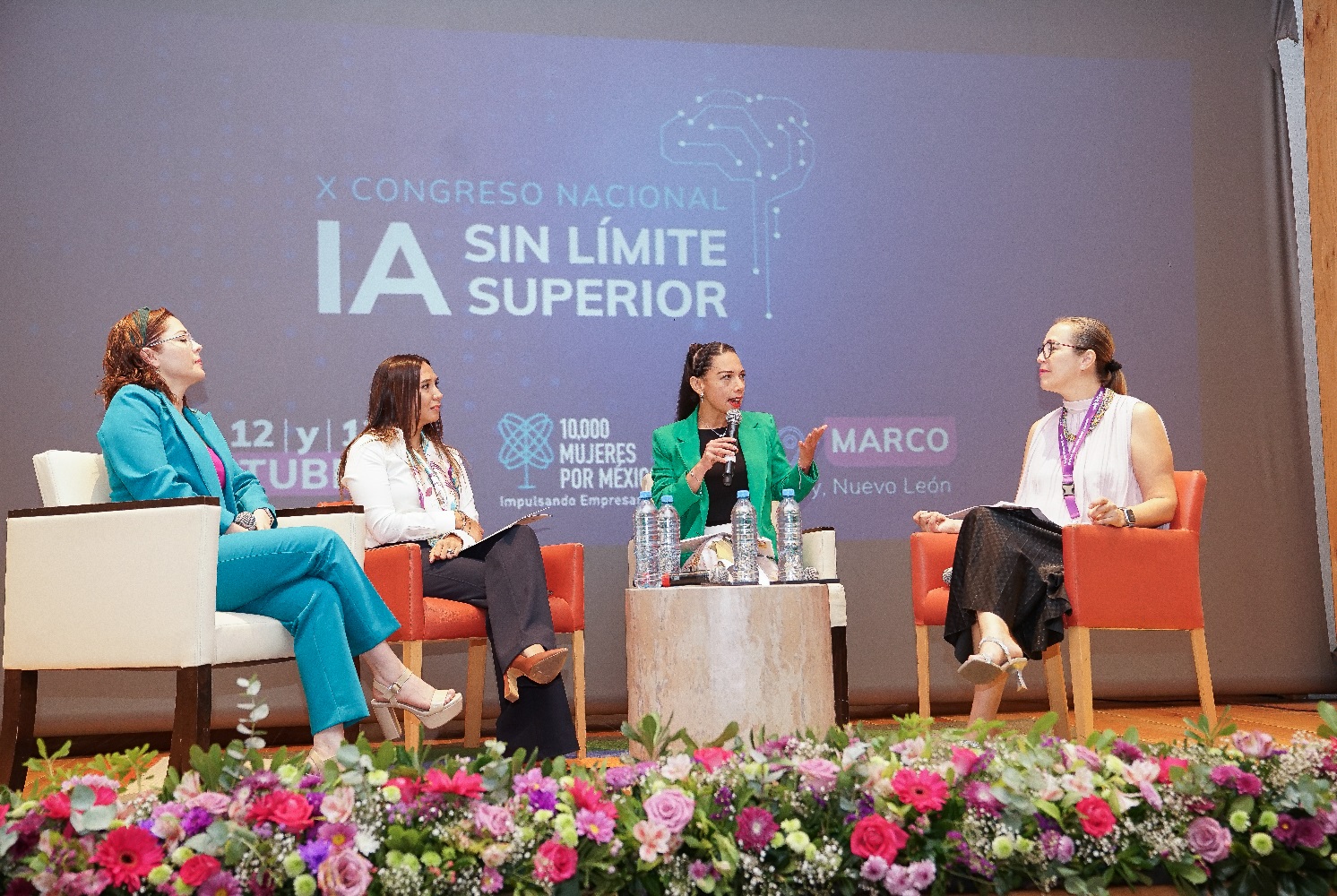 Alexandra Solano directora Centro de Evolución Digital en Congreso 10000 Mujeres por México