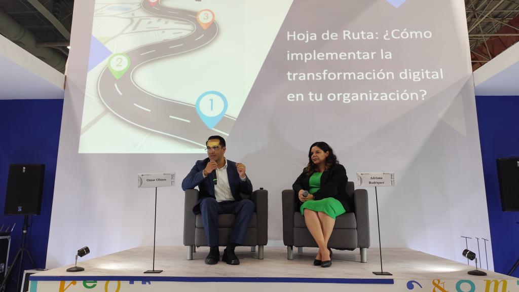 Presentan expertos del Centro 